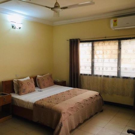 Room In Bb - Double Room With Garden View Acra Exterior foto