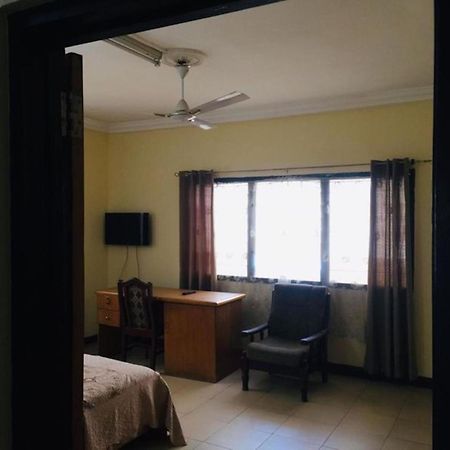 Room In Bb - Double Room With Garden View Acra Exterior foto