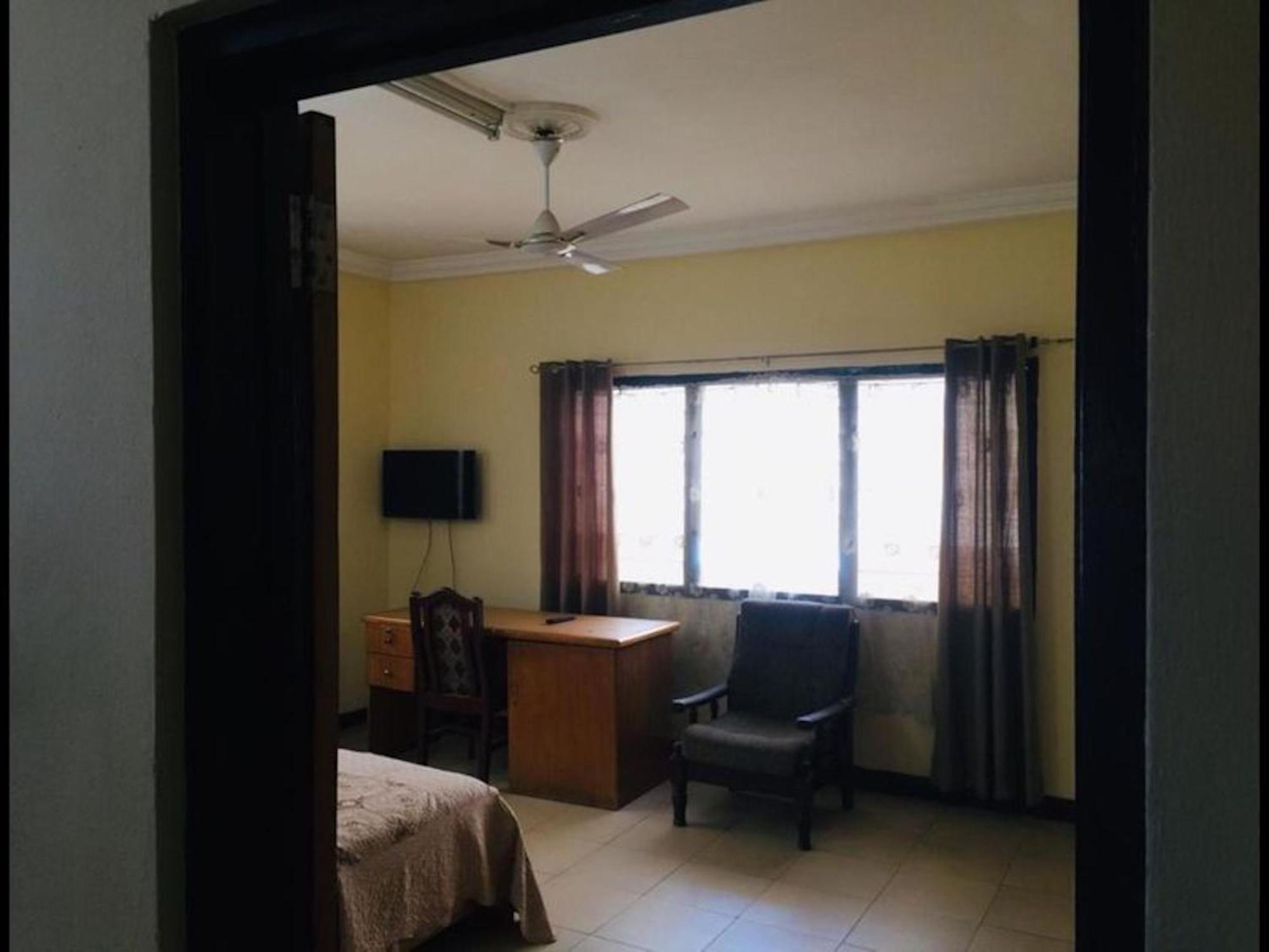 Room In Bb - Double Room With Garden View Acra Exterior foto