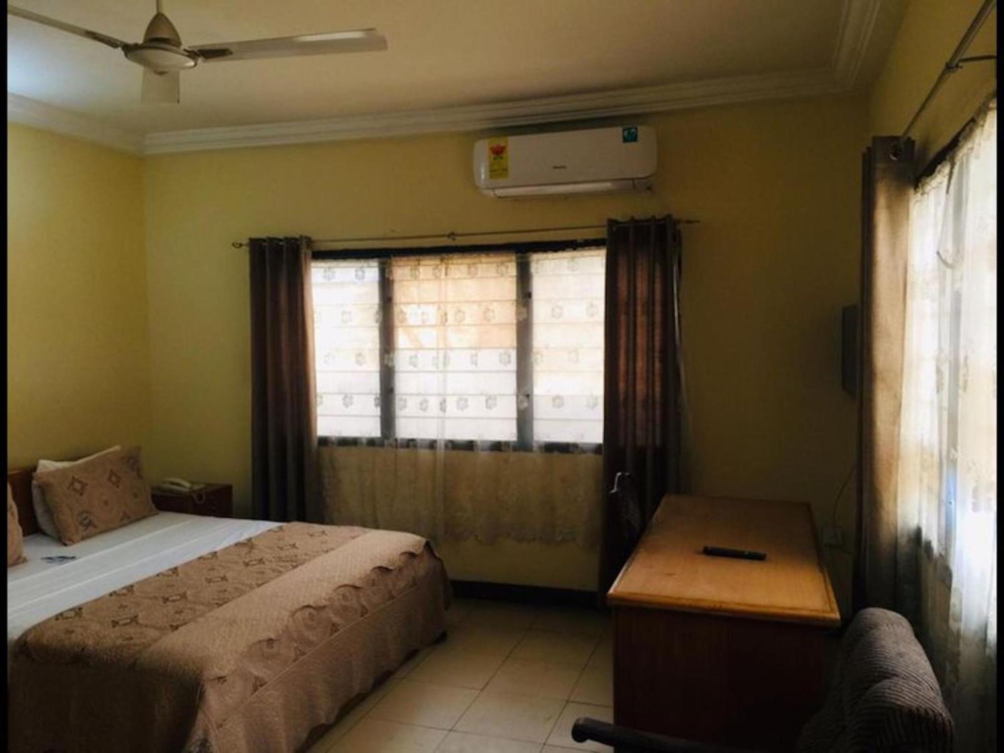 Room In Bb - Double Room With Garden View Acra Exterior foto